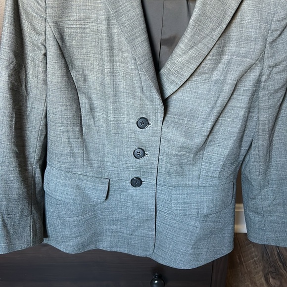 Ann Taylor Blazer in great condition - Picture 2 of 6